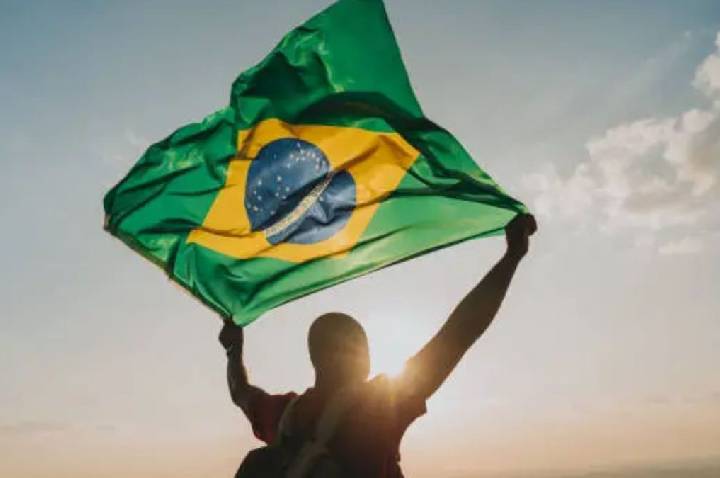 7 de setembro: o que significa a letra do Hino Nacional? Entenda expressões como “raios fúlgidos” e “impávido colosso”