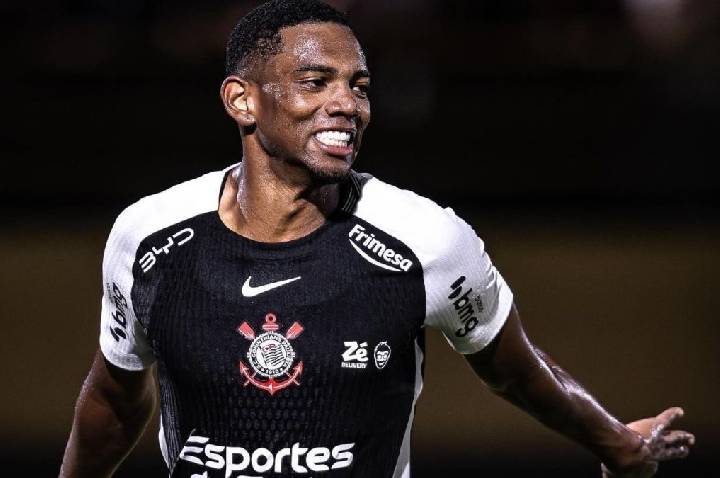 À CNN, diretor do Corinthians aponta venda de André em janeiro