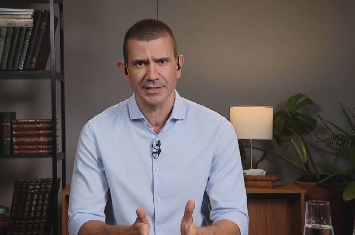 À CNN, Douglas Ruas elogia cortes de gastos de Couto no governo do Rio