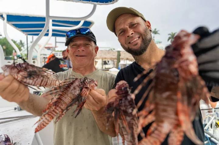 A maioria dos criadores de conteúdo quer ganhar muito dinheiro. Para Nate Sorensen e a Lionfish Extermination Corp, o objetivo é matar. O alvo é o peixe-leão