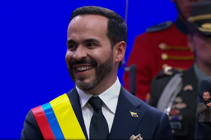 Abelardo de la Espriella toma posse como presidente da Colômbia