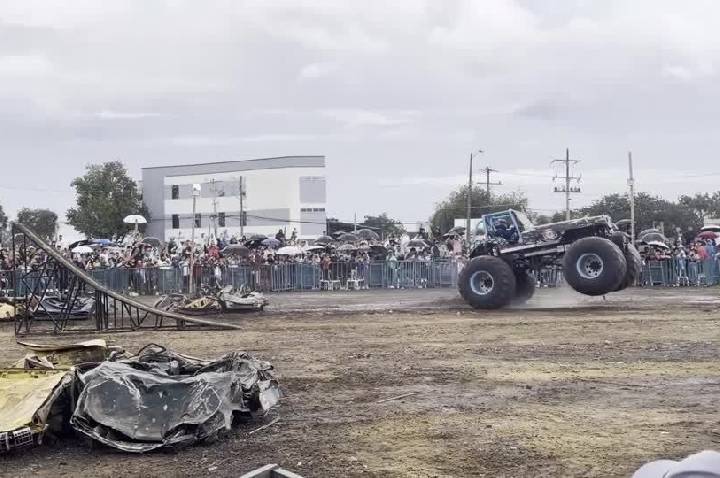Acidente com “monster truck” na Colômbia deixa três mortos e 35 feridos