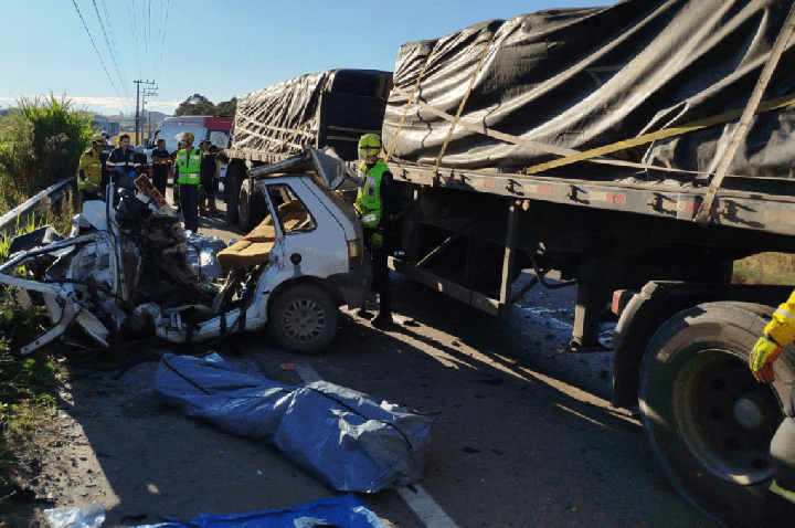 Acidente em rodovia mata cinco pessoas no Vale do Itajaí (SC)