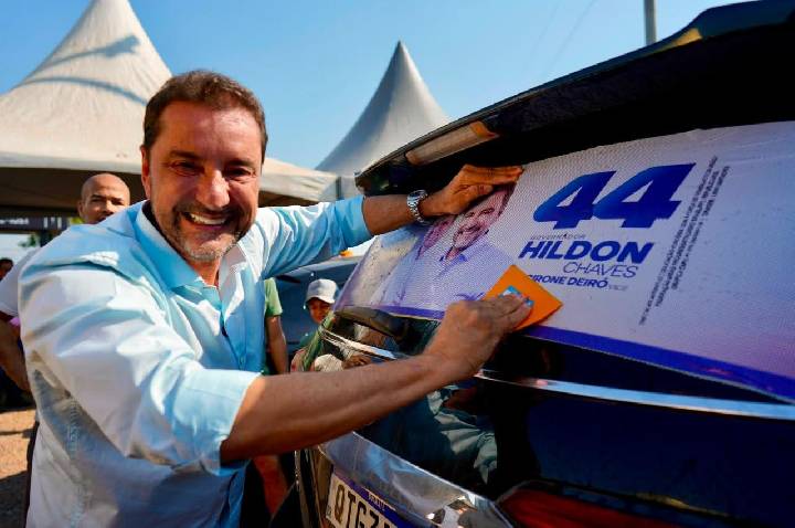 Adesivaço reúne apoiadores de Hildon Chaves em Porto Velho neste domingo