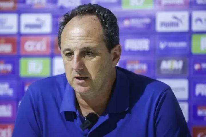 “Adeus, Ceni”: pressão aumenta no Bahia após virada sofrida para o Cruzeiro