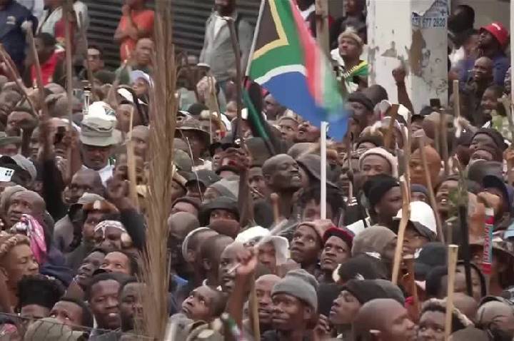 África do Sul: milícias ameaçam imigrantes e expõem falhas do governo