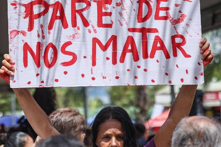 Agressões a mulheres candidatas são denunciadas por entidades