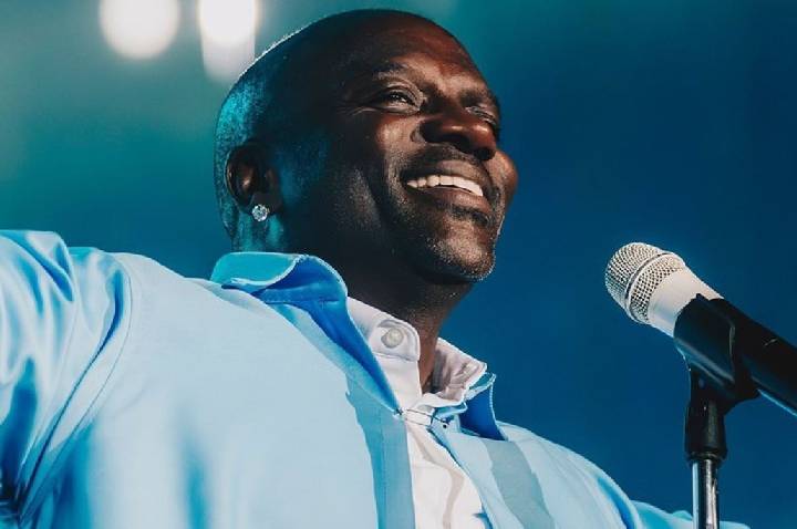 Akon revela regras em relacionamento poliamoroso com suas esposas; entenda