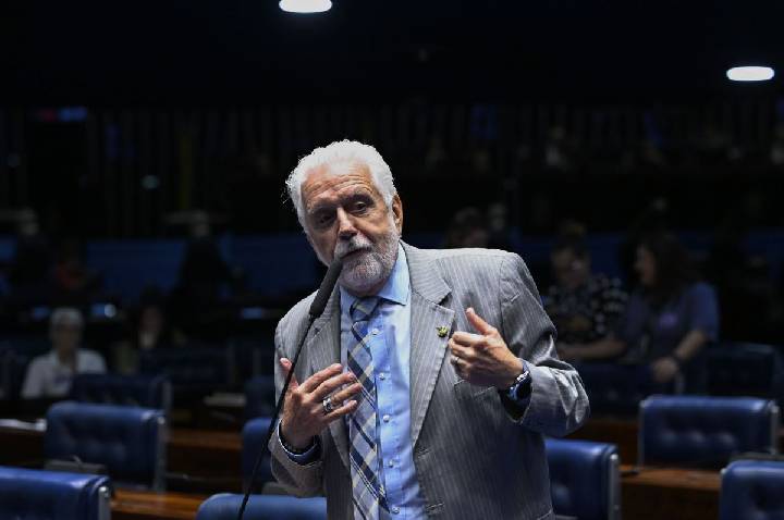 Ala do governo eleva pressão por saída de Jaques Wagner