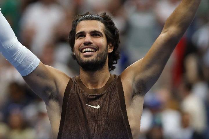 Alcaraz vence Tommy Paul e vai às quartas de final do US Open