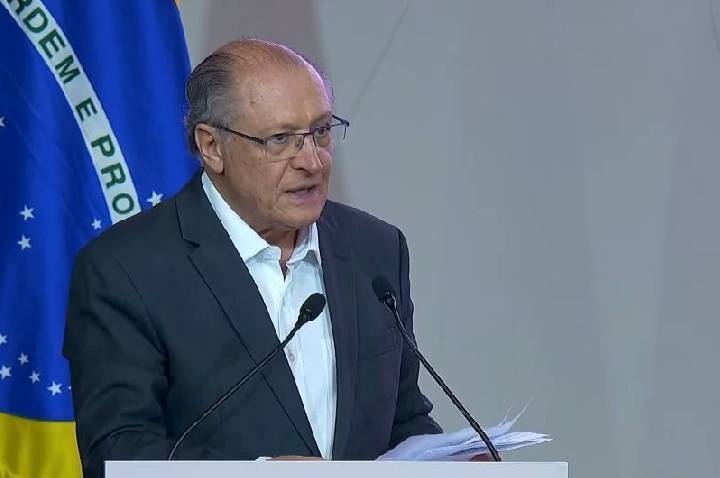 Alckmin diz que apoiará decisão do governo sobre taxa das blusinhas