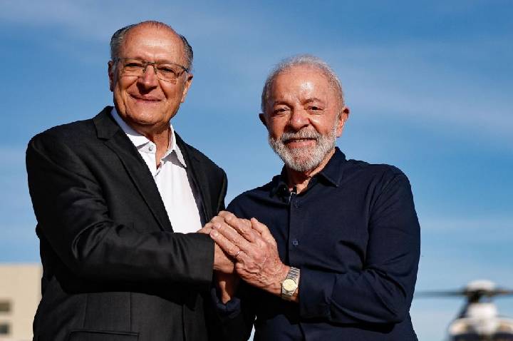 Alckmin promete lealdade a Lula durante congresso do PT