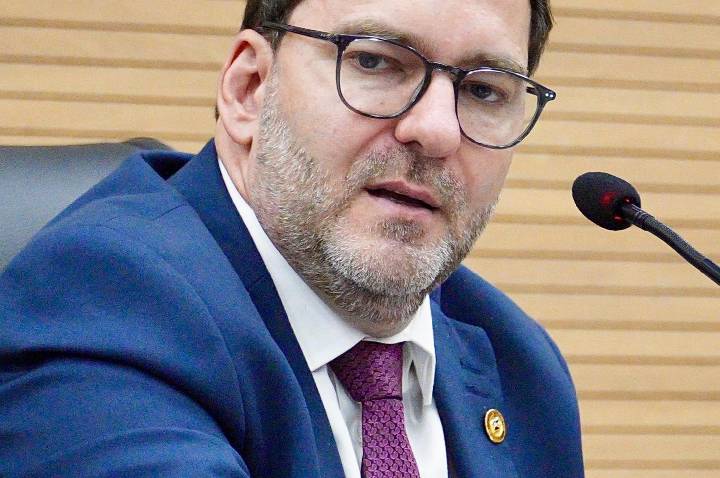 Alex Redano destaca investimentos que fortalecem a assistência social nos municípios