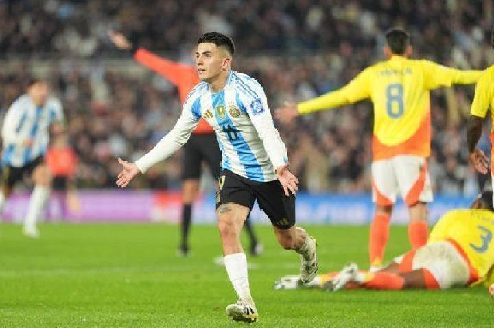 Almada, titular da Argentina na Copa, acerta volta ao futebol sul-americano