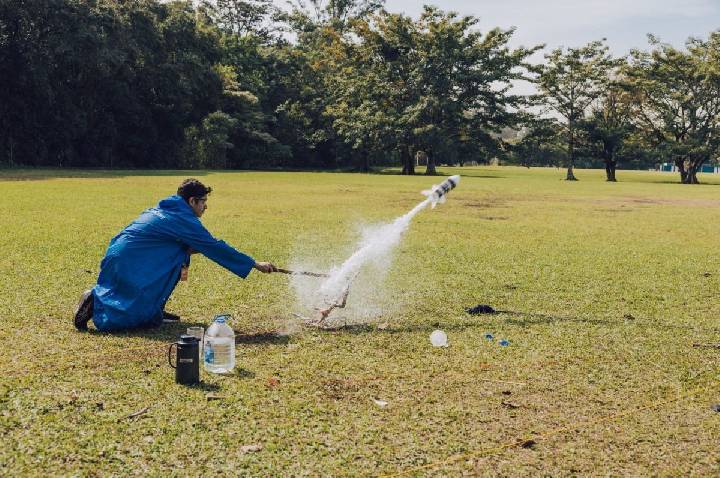 Alunos de SP desenvolvem foguetes para competição nacional de astronomia