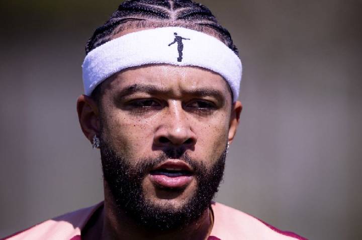 Análise: Memphis precisa ganhar títulos no Corinthians para “se pagar”