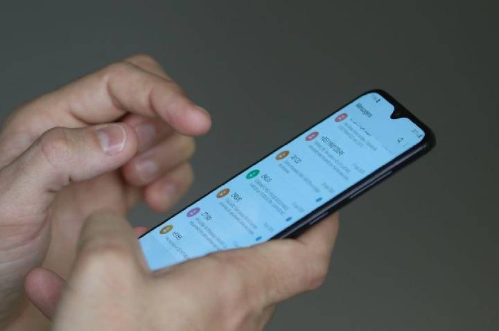 Anatel alerta STF sobre risco de colapso na rede móvel durante eleições com internet grátis