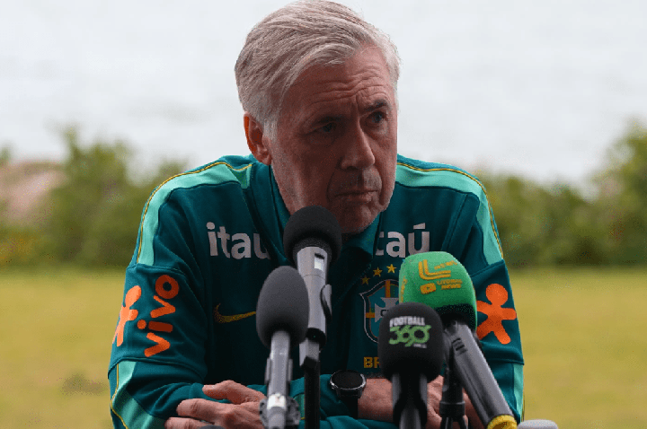 Ancelotti defende Vinicius Jr. e exalta momento de Raphinha: “Espetacular”