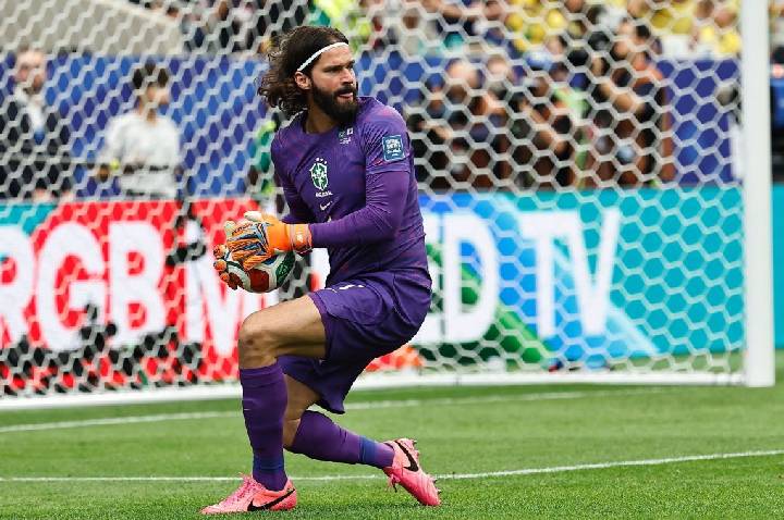 Ancelotti elogia novos goleiros, mas destaca Alisson: “O melhor”