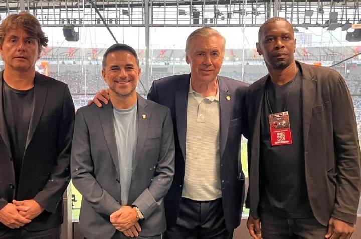 Ancelotti vai ao Maracanã e assiste a Flamengo x Vasco pelo Brasileirão