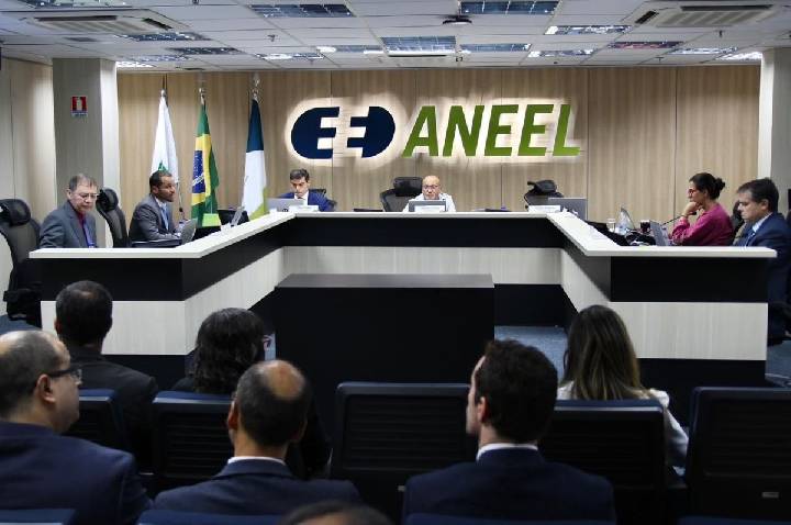 Aneel retira de pauta processo sobre corte de geração de energia