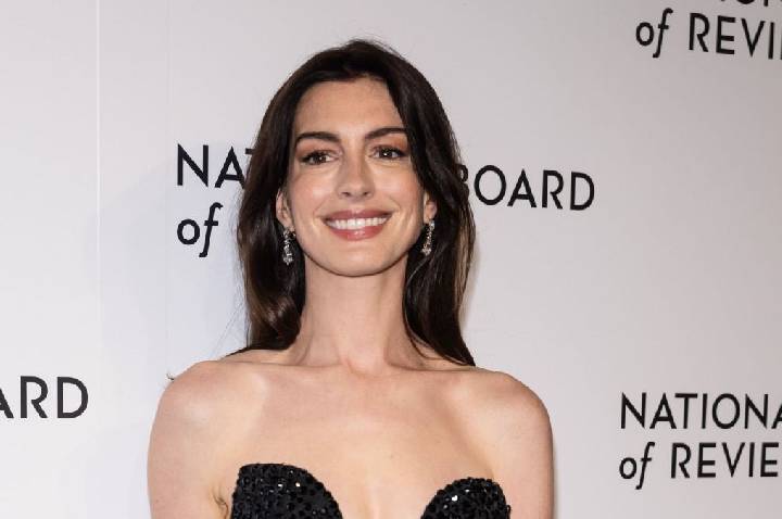 Anne Hathaway desistiu de filme por cena de parto explícita