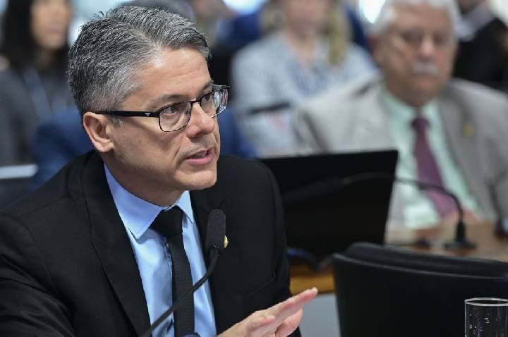 Após críticas de Gilmar, Vieira diz que ministro do STF “dobra a aposta”