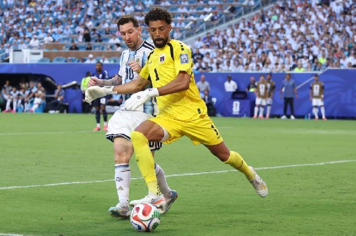 Após eliminação, Vozinha abre portas para jogar no Brasil: “Seria bom”