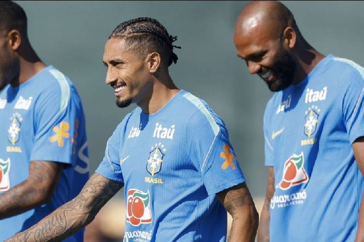 Após empate, Seleção treina com clima leve e sinaliza mudanças em campo