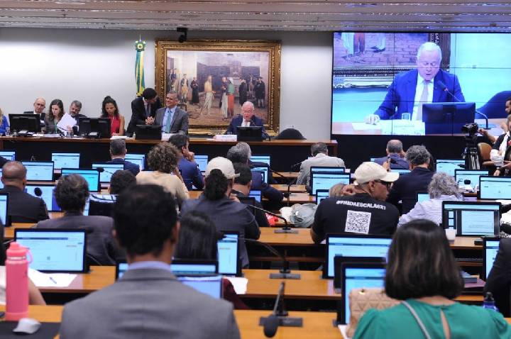 Após encontro na Paraíba, comissão da PEC 6×1 realiza audiência em SP