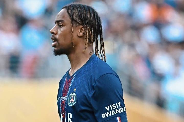 Após interesse em Endrick, Liverpool deve fechar com francês Barcola