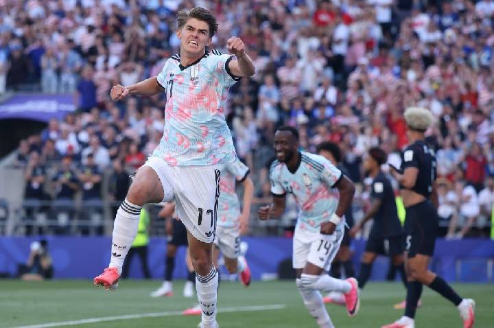 Após polêmica, Bélgica goleia e elimina Estados Unidos nas oitavas da Copa