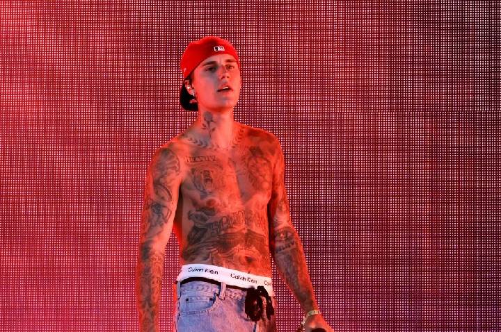 Após recorde em Coachella, Justin Bieber negocia megashow na Copa do Mundo