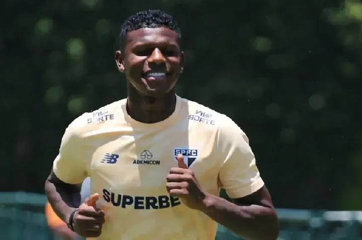 Arboleda reaparece e reunião define futuro no São Paulo; saiba detalhes