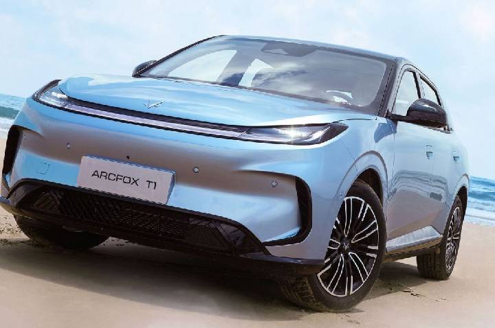 Arcfox T1: conheça o hatch elétrico que promete incomodar BYD e Geely