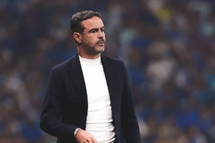 Artur Jorge dedica triunfo à torcida e projeta parada para a Data Fifa