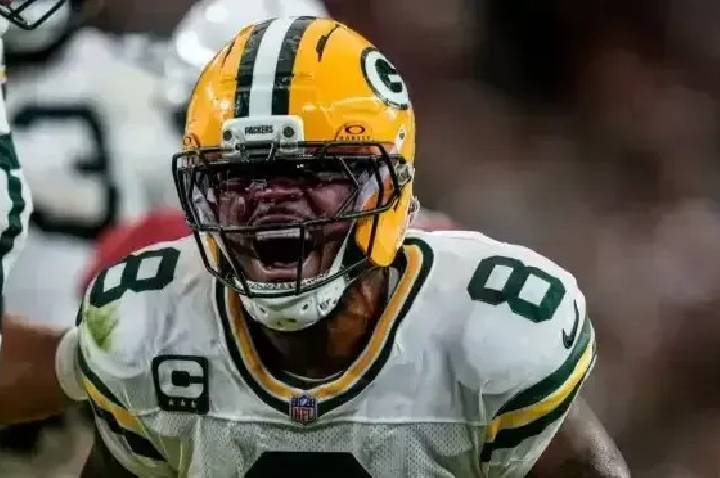 Astro da NFL é preso nos EUA por acusações de violência doméstica