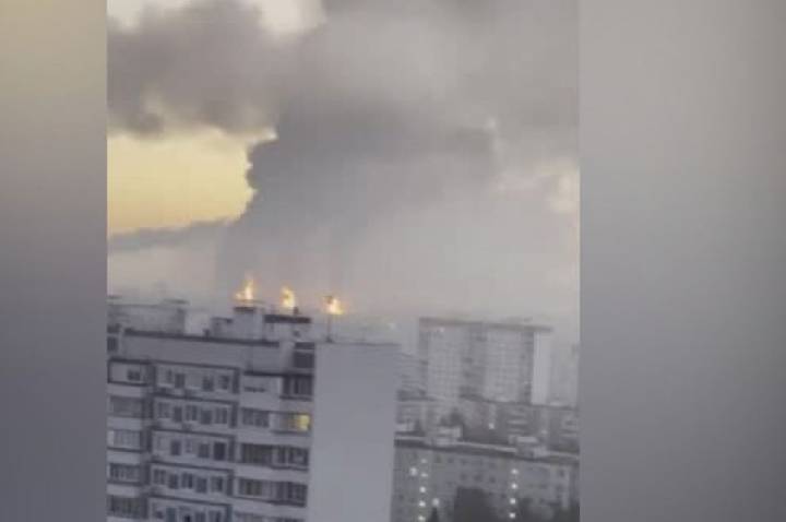 Ataque com drone provoca incêndio em refinaria de petróleo em Moscou