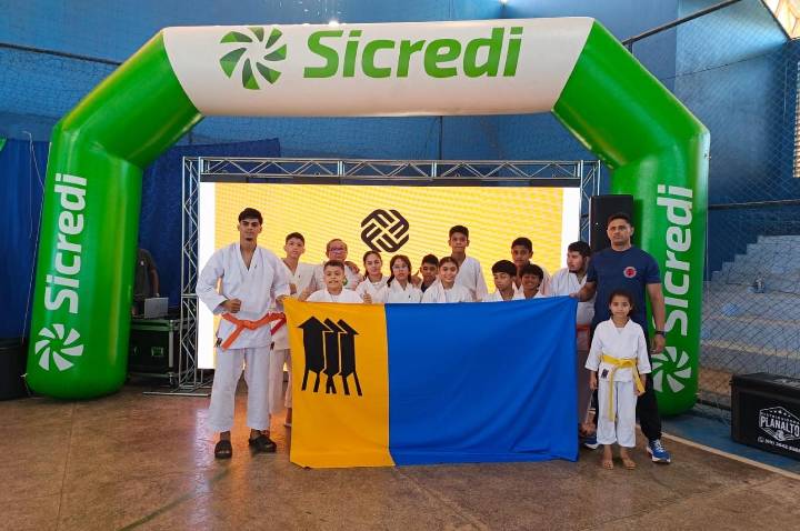 Atletas do Construindo Campeões representam Porto Velho em competição estadual de karatê