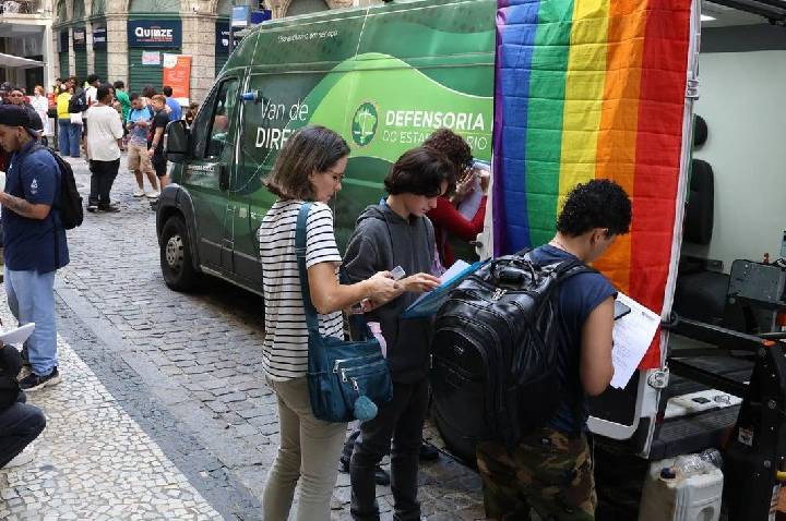 Ato em Defesa da Democracia Mobiliza Transexuais e Travestis no Rio