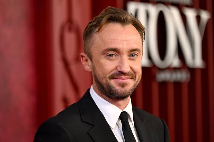 Ator de “Harry Potter” termina namoro e cria perfil em aplicativo de namoro