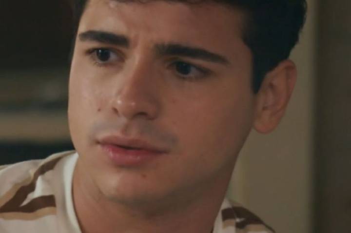 Ator de “Quem Ama cuida” acusa streamer de homofobia; vídeo viraliza
