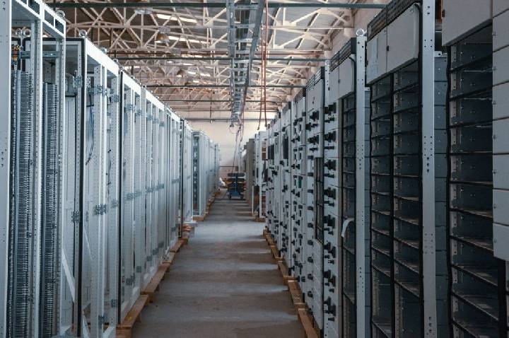 Aumento na conta de luz? Como data centers podem impactar as cidades