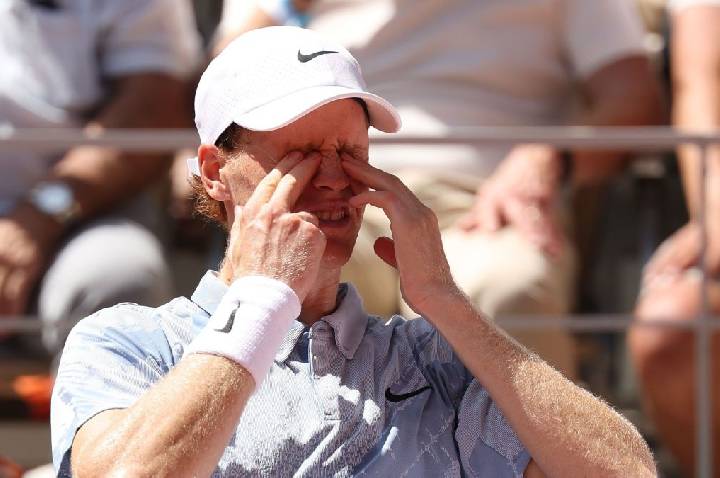 Ausência de Alcaraz e queda de Sinner deixam Roland Garros sem favorito