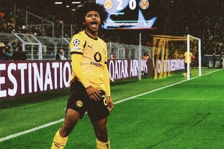 Barcelona anuncia a contratação de Karim Adeyemi, ex-Borussia Dortmund