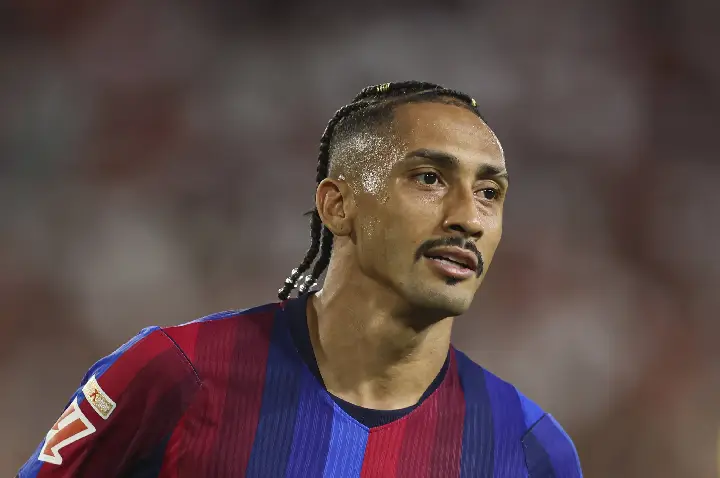 Barcelona define plano para Raphinha após lesão e monitora recuperação do brasileiro
