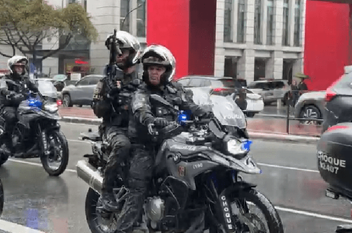 Batalhão da PM em SP terá policial armado com fuzil na garupa de moto