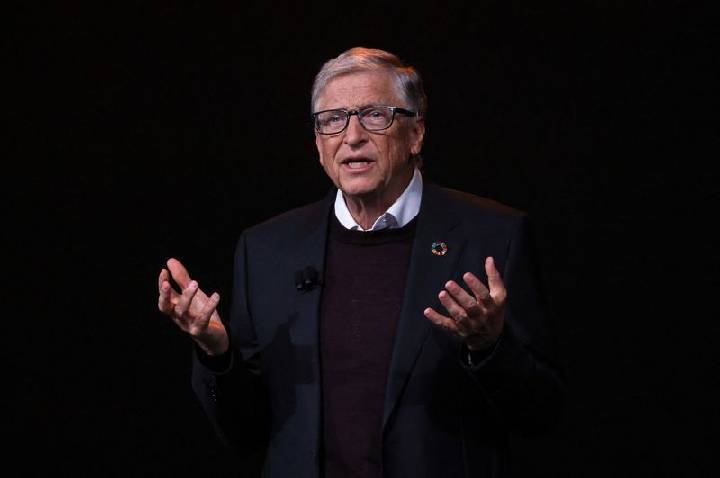 Bill Gates quer que países monitorem riscos biológicos da IA