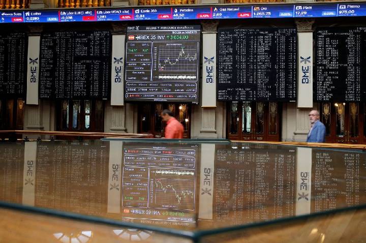 Bolsas da Europa fecham em queda com recuo de ações do setor de defesa