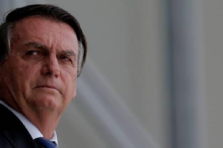 Bolsonaro pede a Kassio suspensão da pena de 27 anos e 3 meses